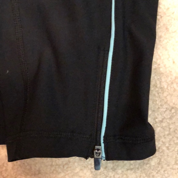 Yoga/Running Cropped Leggings - Picture 3 of 5